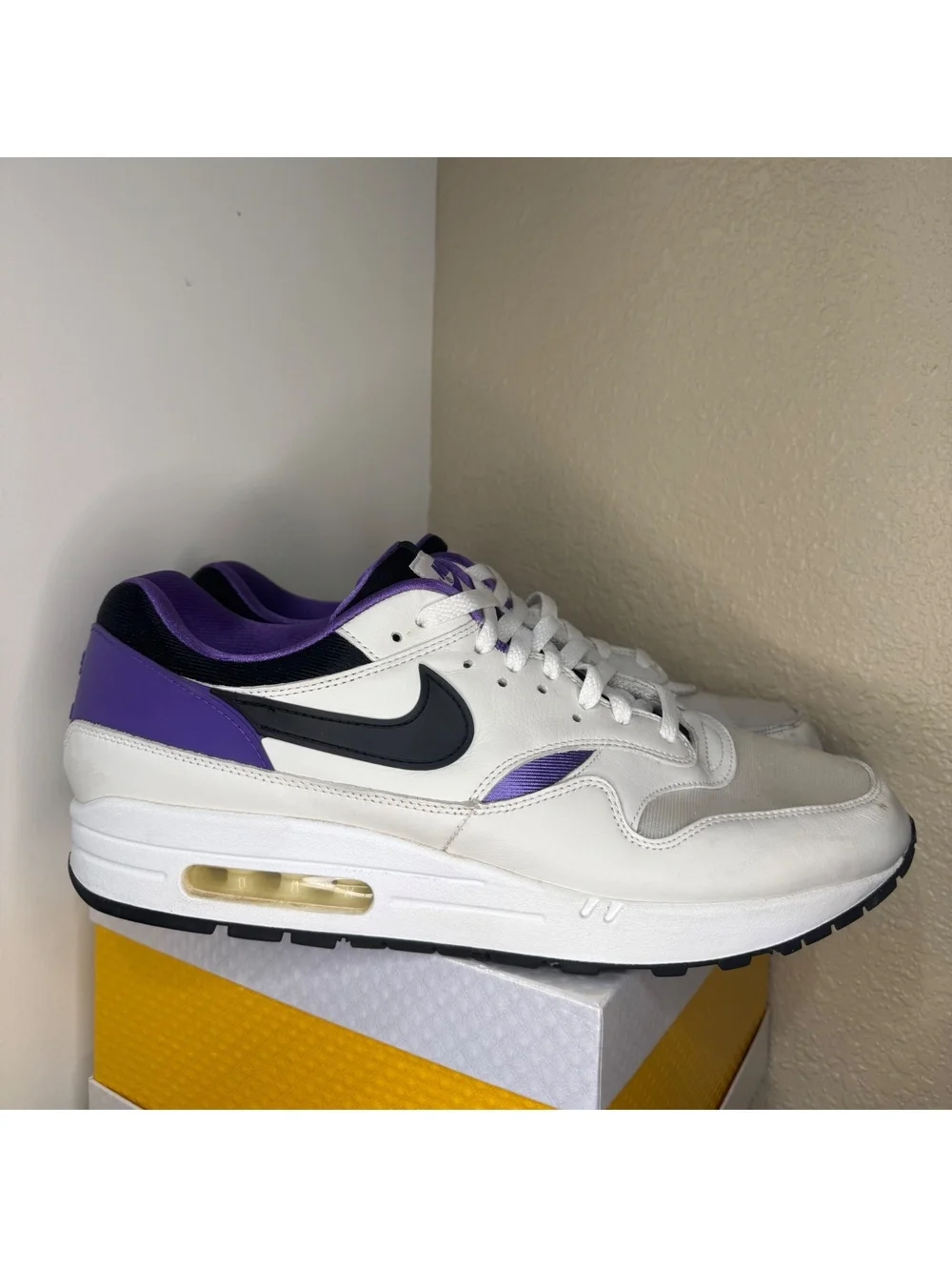 Nike Men’s White Black Purple Air Max Low-Top Sneakers